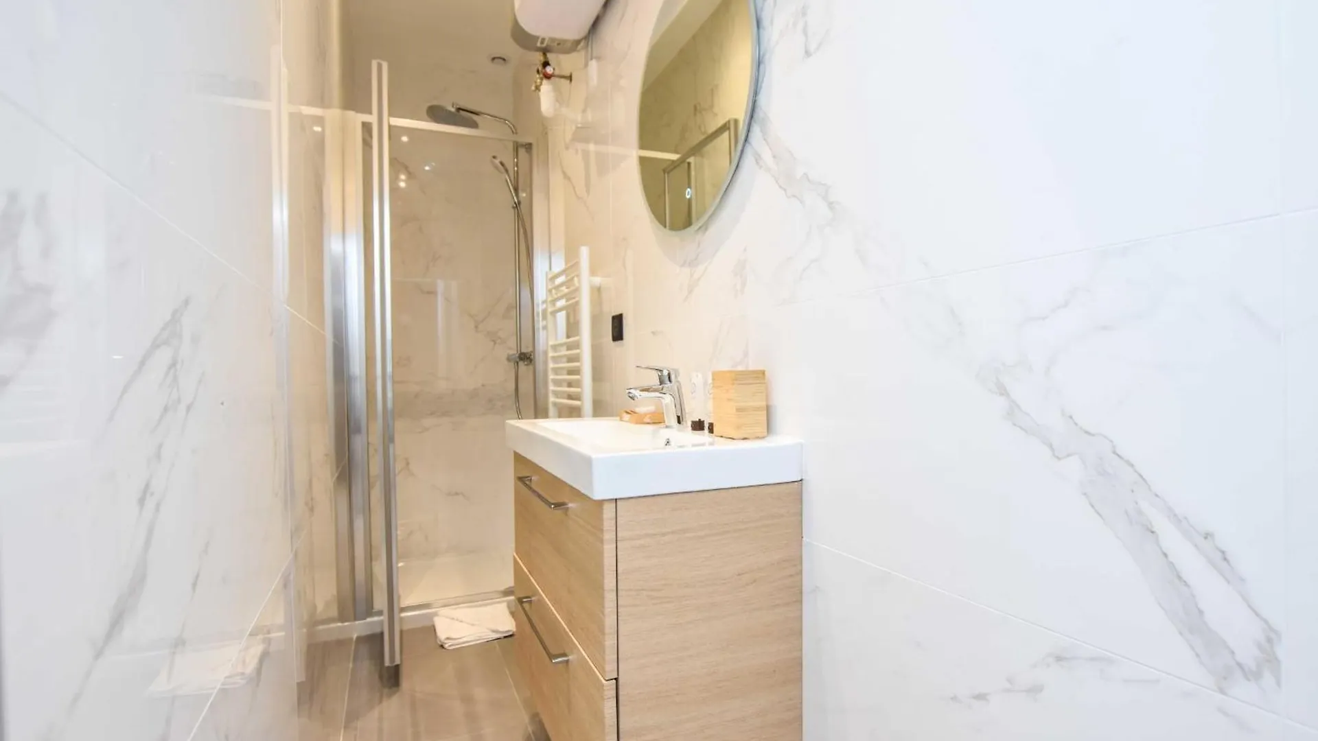 דירה Elegant - 1br-5p - Parc De Belleville פריז